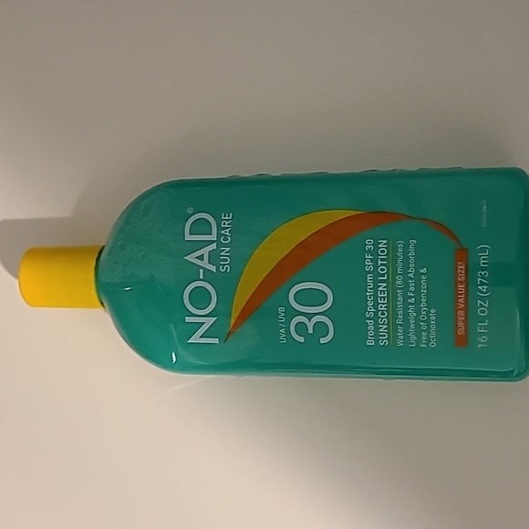 NO AD 30 SPF Sunscreen - Picture 1 of 4